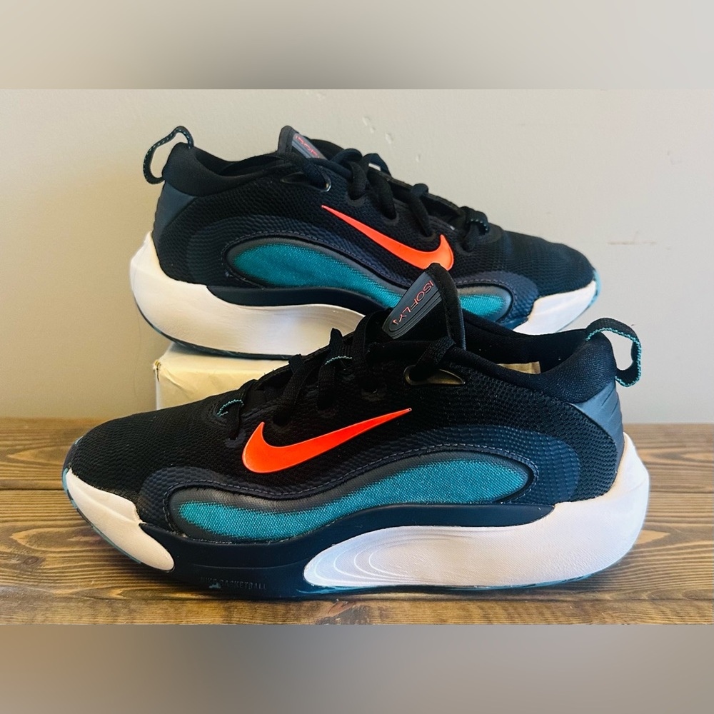 Nike IsoFly Shoes Black/Dusty Cactus/Thunder Blue/Bright Crimson Size 2Y